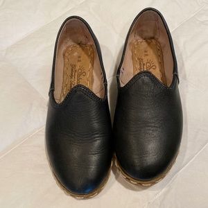 Sabah leather Slip-ons size 36